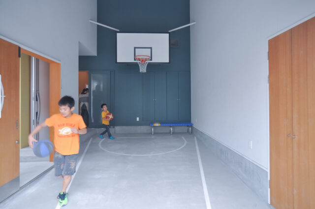 【ガレージでバスケットボール】川越市の新築木造住宅 完成から半年経過の画像
