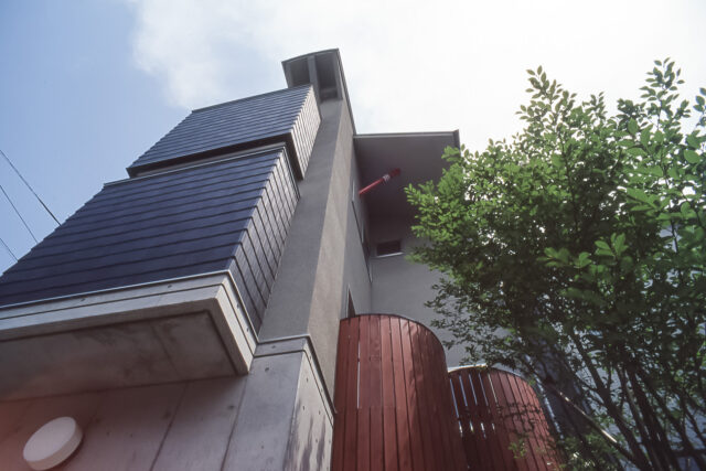 文京区の極小3階建て住宅｜RC+木造の混構造の画像