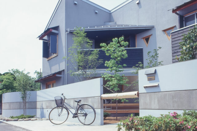 【敷地全体を折詰のように細かくデザイン】新築木造住宅の有機的な暮らしの画像