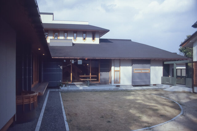 【接客スペースとスポーツルーム（バスケットボール）のある住職さんの住宅】熊本県八代市の画像
