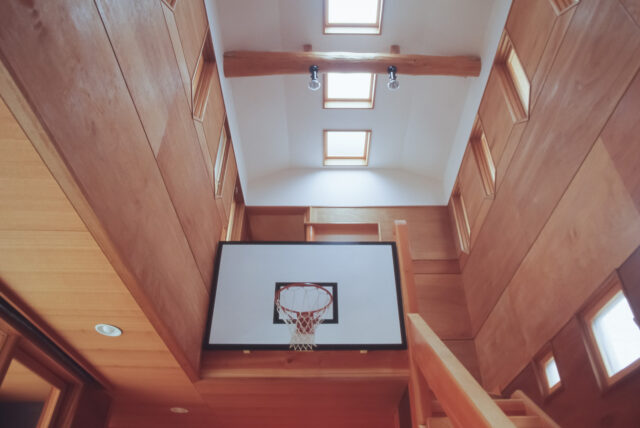 自宅にバスケットルーム（スポーツルーム）のススメの画像