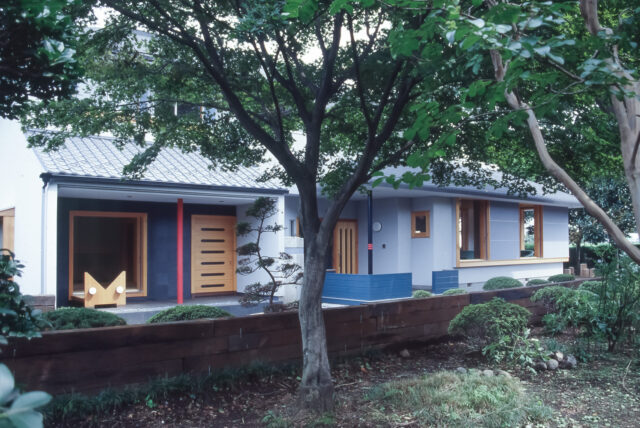 武蔵野 雑木林の中の和風モダン住宅の画像