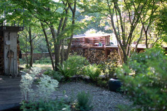 【建築的（暮らし）側面を考えながら、機能的な雑木の庭をつくる】木造新築の家づくりの画像