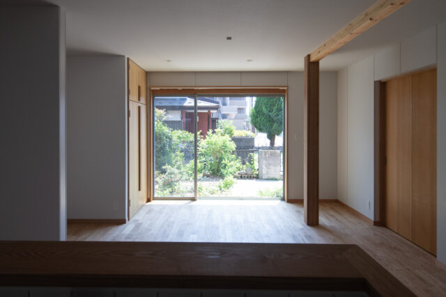 アンティークドアや無垢材を取り入れた木造住宅（築35年）のリノベーション/リフォーム（所沢市）の画像