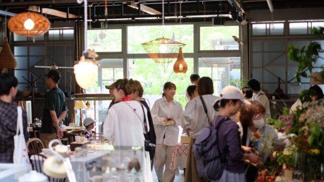 本のない読書会、テーマは「量子もつれ」ー「BOOK TALK」とマルシェの風景の画像