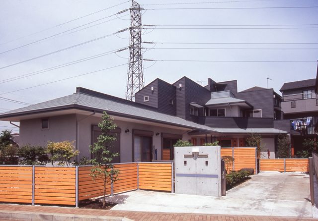 【ルーフバルコニー（天体観測用）のある2世帯住宅】入間市の住宅設計 『設計事務所の家づくり』の画像